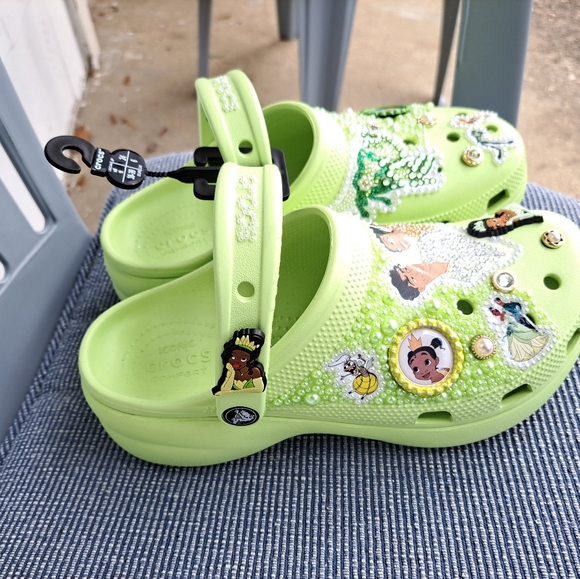 Princess and the Frog Customized Crocs - Picture 4 of 5